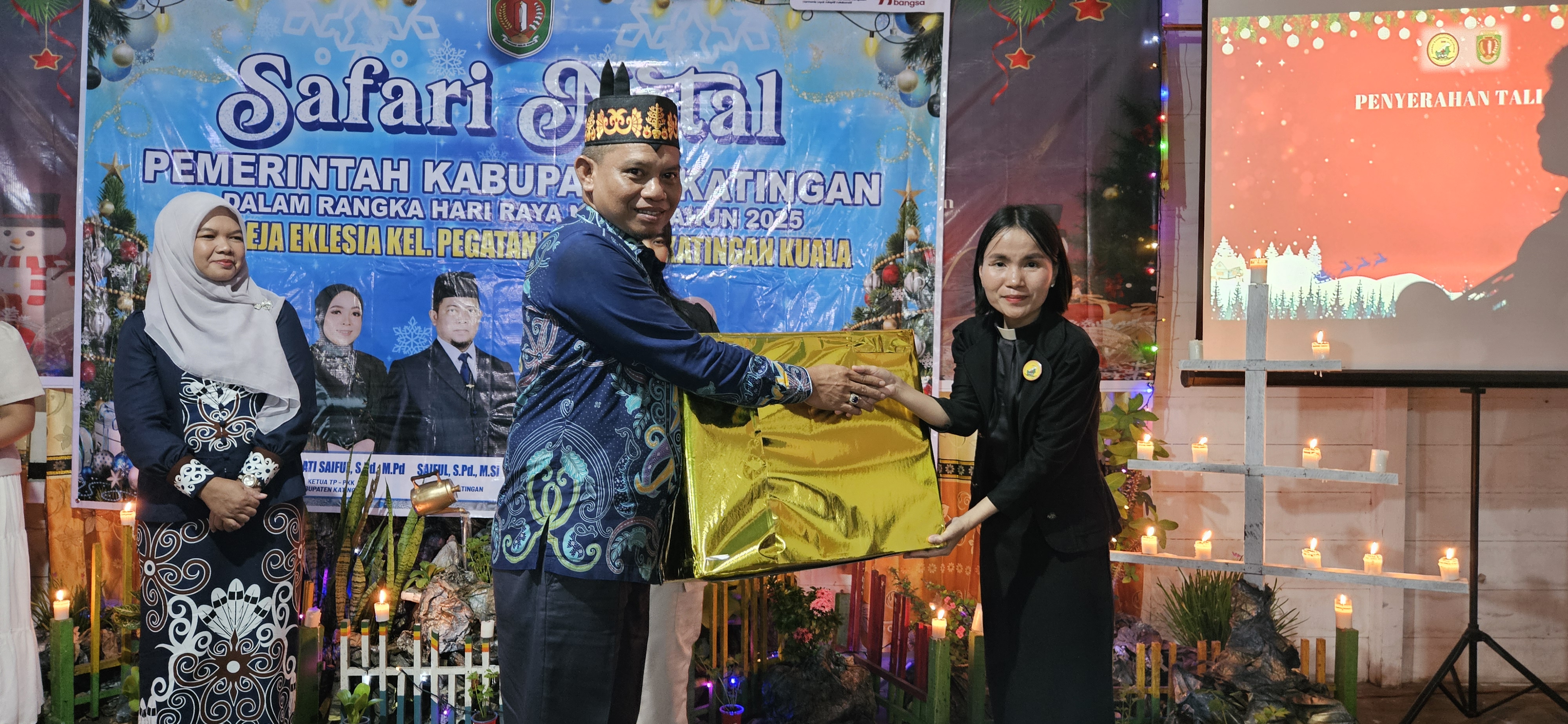 Wabup Katingan Firdaus Serukan Kebersamaan dan Waspada Narkoba pada Safari Natal di Pegatan Hilir