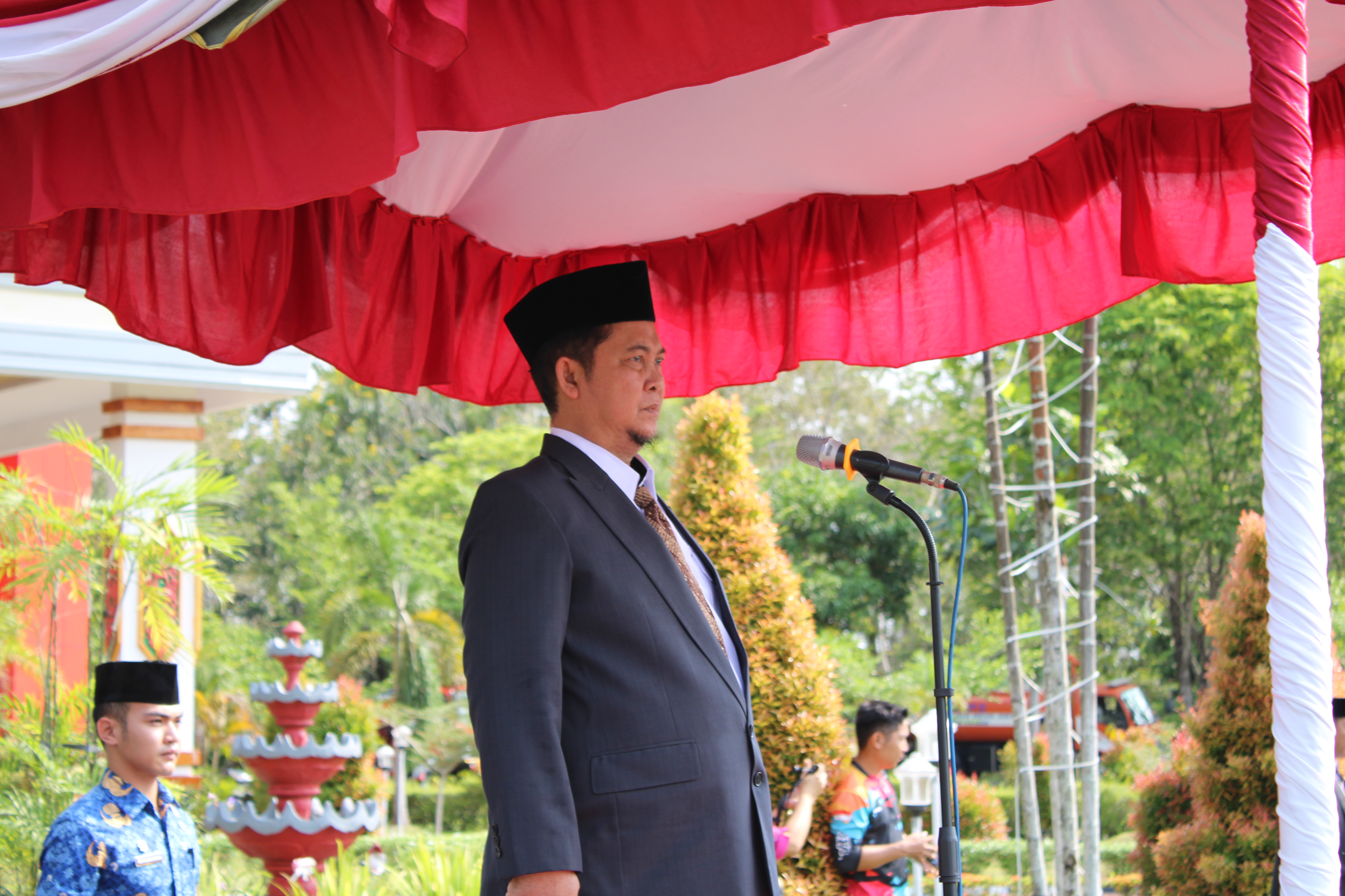 PJ.Bupati Katingan Sebagai Inspektur Upacara