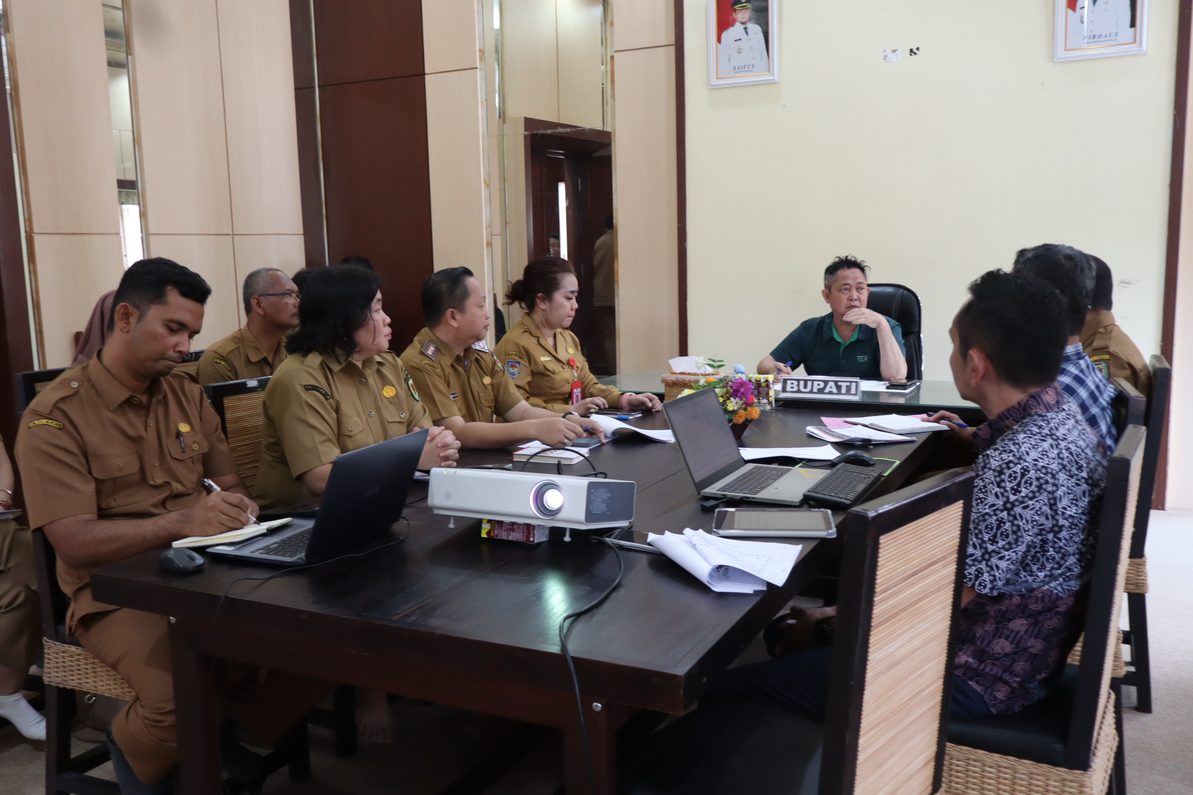 Bupati Saiful Pimpin Rapat Persiapan Pembangunan Pasar Rakyat Hiyang Bana