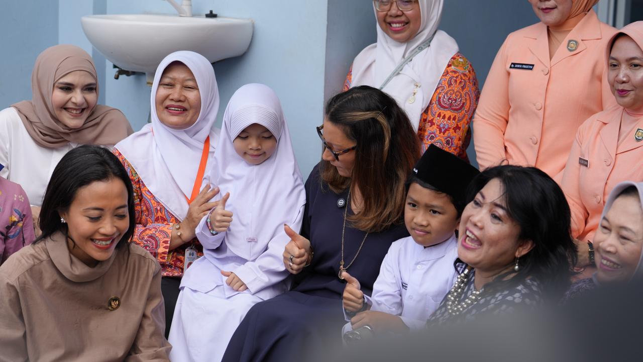 Ibu-Ibu Jadi Pahlawan Gizi: Brasil Kagum pada Peran Perempuan dalam Program MBG Indonesia