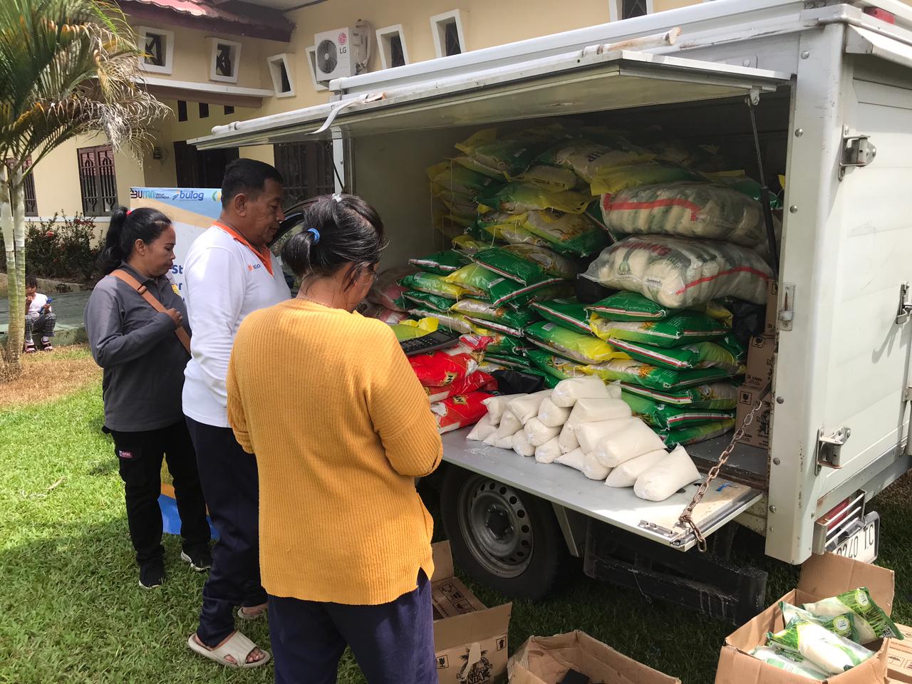 GERAKAN PANGAN MURAH DI DESA BUNTUT BALI DISAMBUT ANTUSIAS WARGA