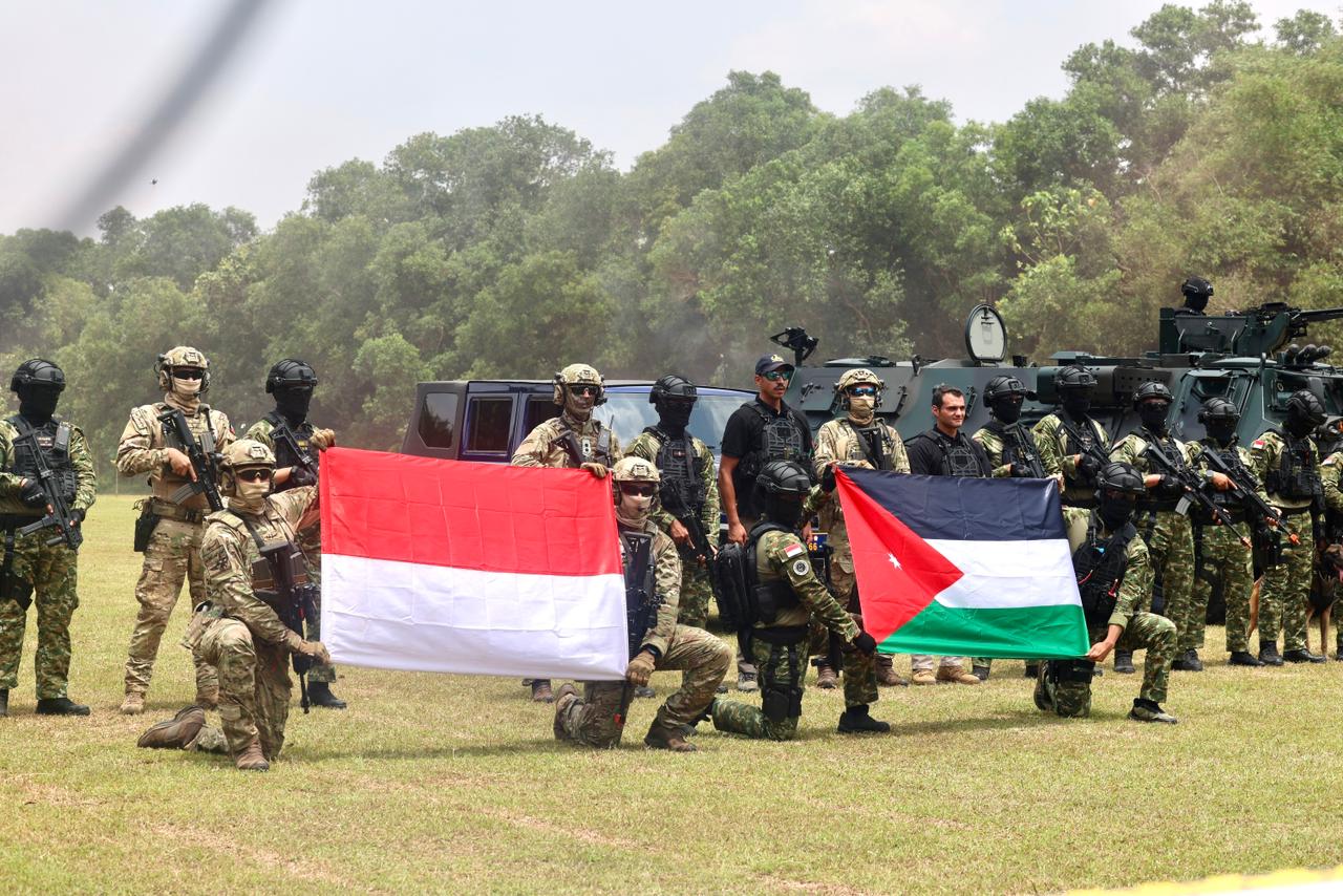 Prabowo dan Raja Abdullah II Saksikan Demontrasi Drone dari TNI & AB Yordania