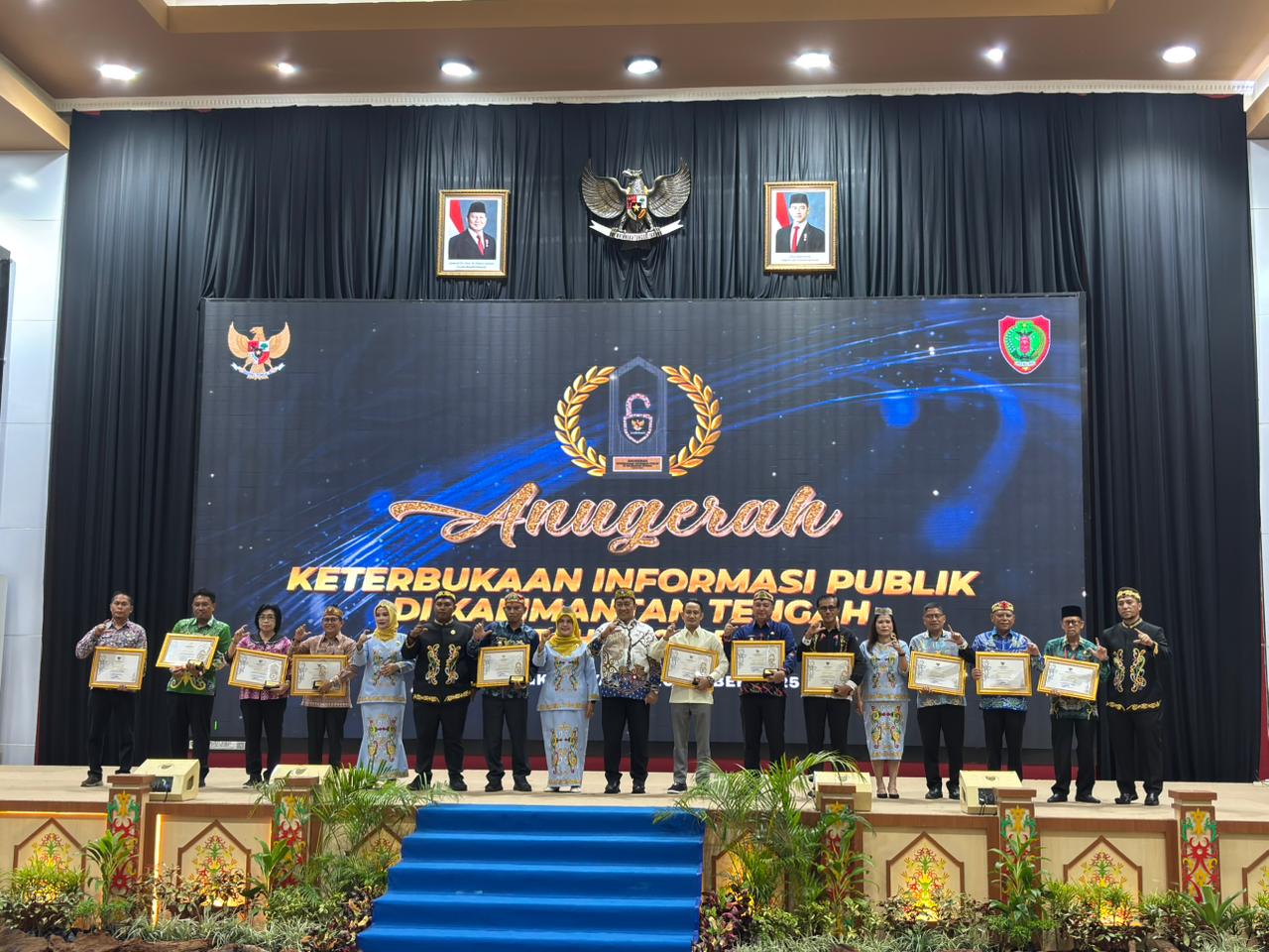 WAKIL BUPATI KATINGAN HADIRI ANUGERAH KETERBUKAAN INFORMASI PUBLIK KALTENG 2025, KATINGAN RAIH PREDIKAT INFORMATIF