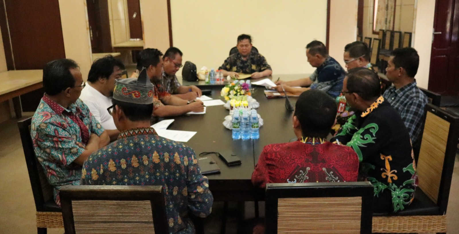 BUPATI KATINGAN SAIFUL PIMPIN RAPAT DEWAN ADAT DAYAK KABUPATEN KATINGAN