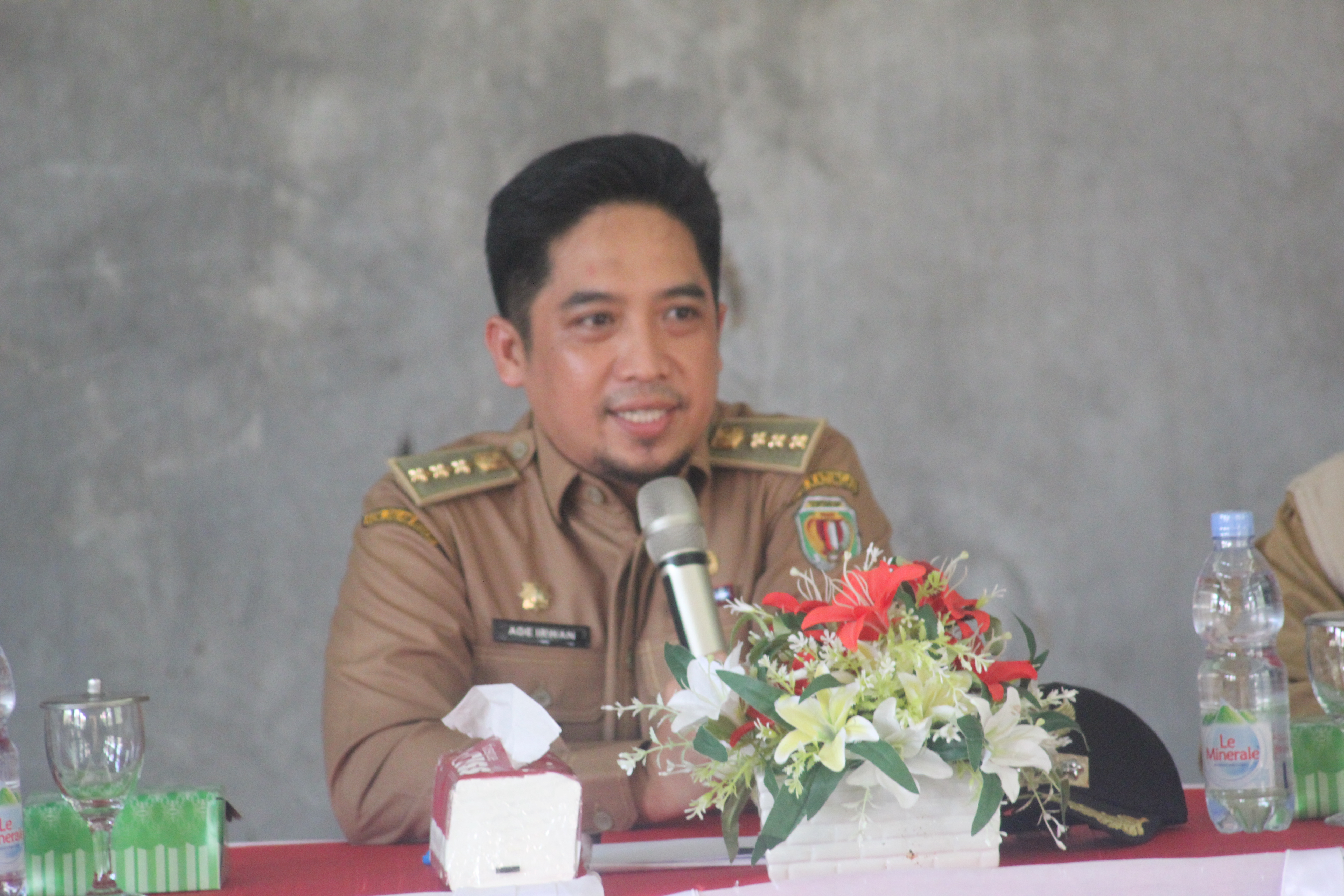 Camat Kamipang 