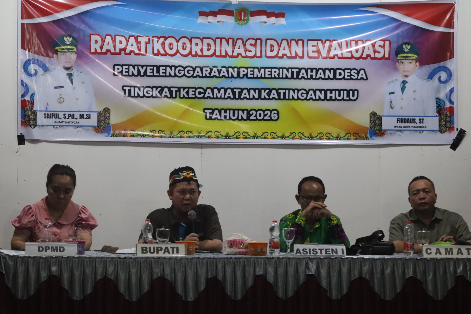 Bupati Katingan Tekankan Integritas dan Profesionalitas Aparatur Desa dalam Rapat Evaluasi di Katingan Hulu