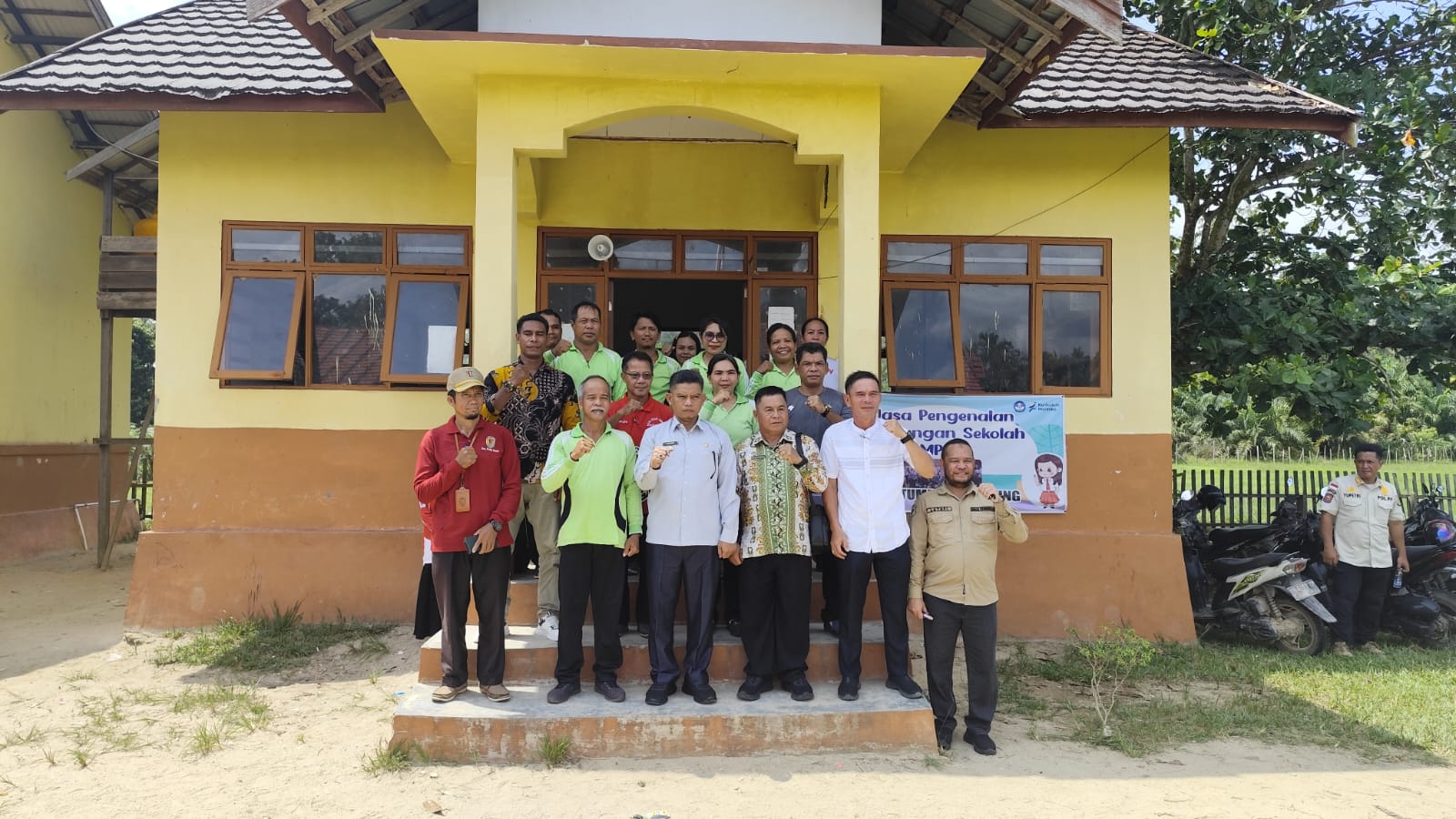 WAKIL BUPATI KUNJUNGI SDN TUMBANG TANJUNG KECAMATAN PULAU MALAN