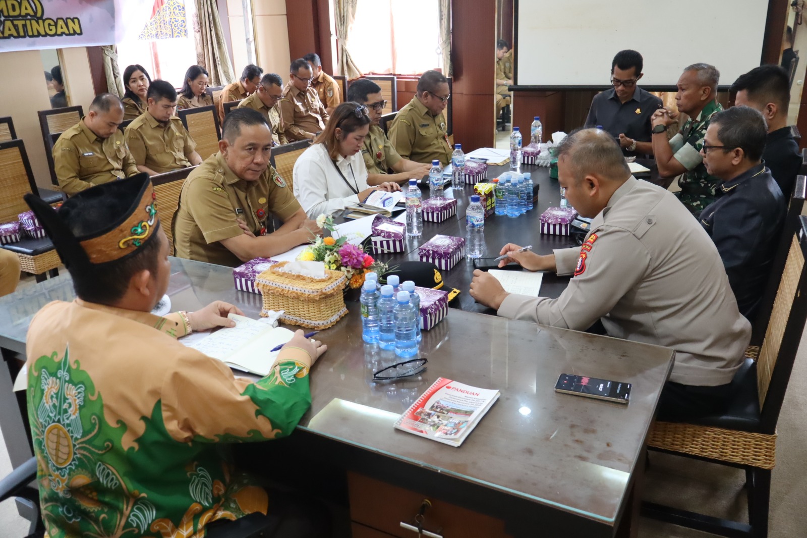 Pemkab Katingan Soroti Ancaman Narkoba dan Hoaks dalam Rapat Forkopimda