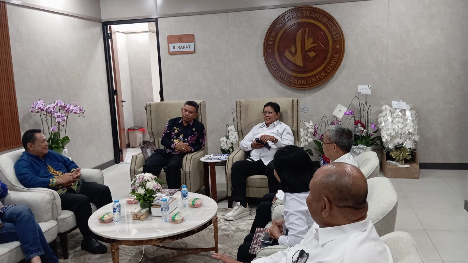 Wabup Katingan Bahas Tindak Lanjut Usulan Peningkatan Jalan Penghubung Desa-Desa Transmigrasi dengan Kementerian Transmigrasi RI