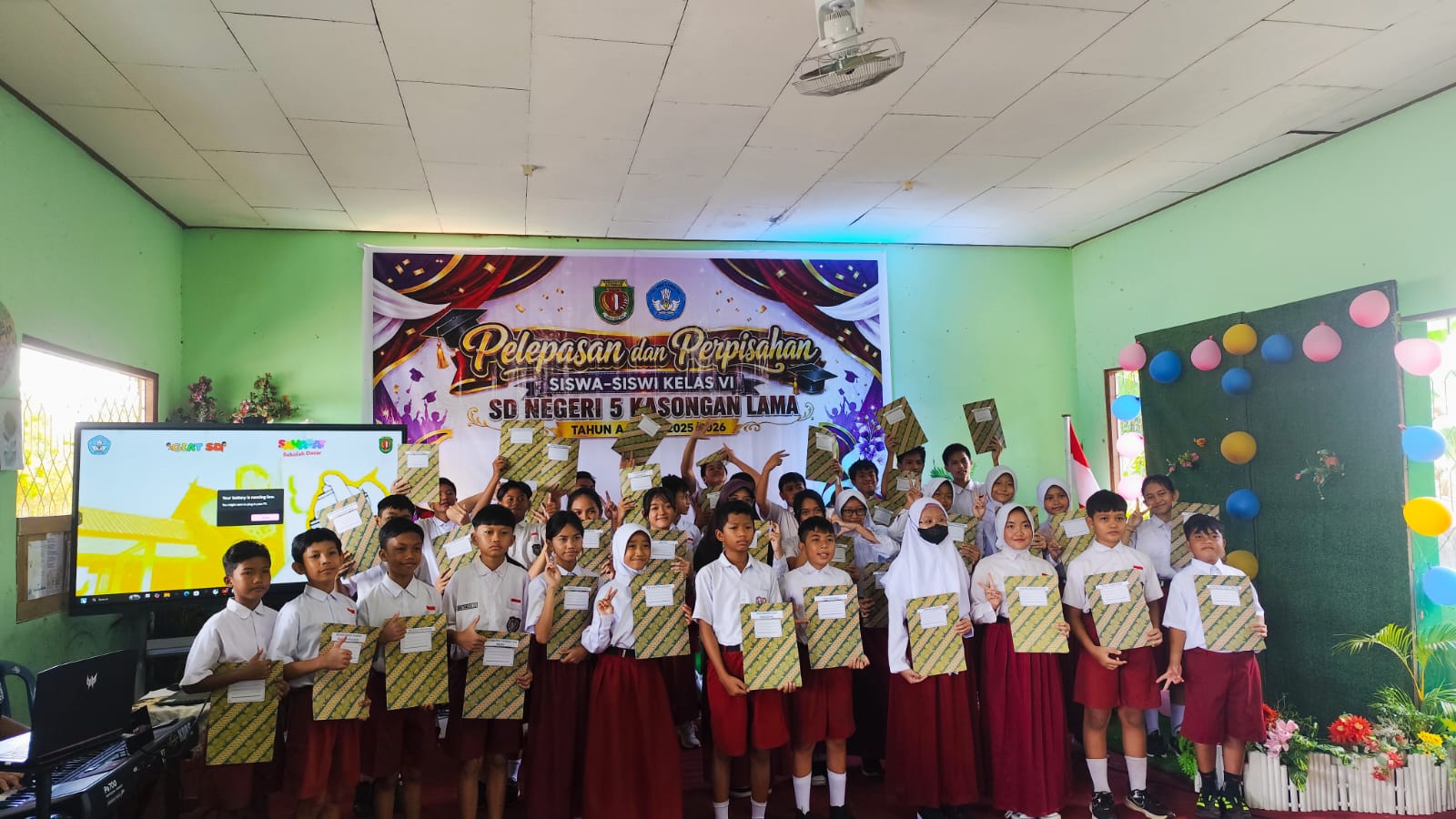 SDN 5 KASONGAN LEPAS 36 SISWA KELAS VI, KEPALA SEKOLAH PESANKAN JAGA NAMA BAIK ALMAMATER