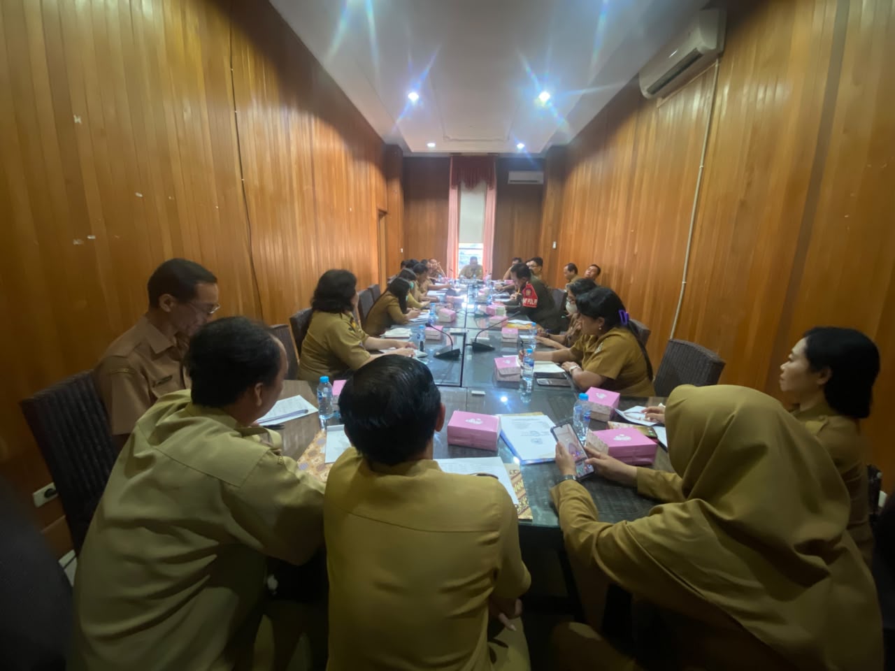 SEKDA KATINGAN PIMPIN RAPAT KESIAPAN HUT KE-24 KABUPATEN KATINGAN, PASTIKAN SELURUH RANGKAIAN ACARA BERJALAN OPTIMAL