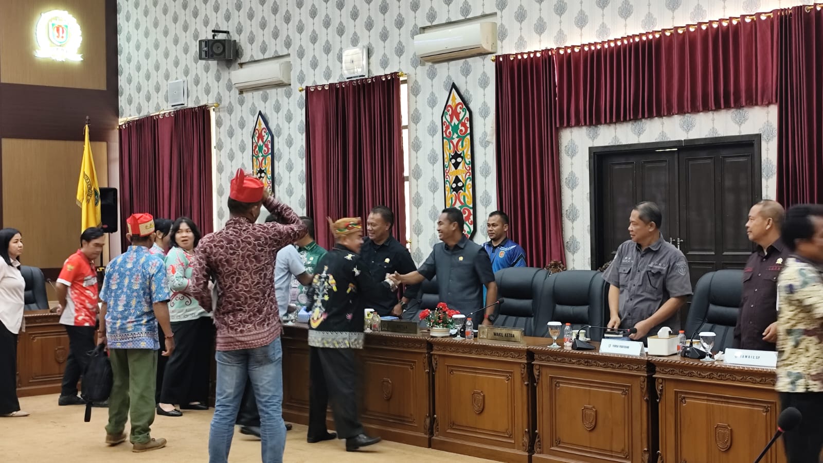 RAPAT DENGAR PENDAPAT BERSAMA MAJELIS DAERAH AGAMA HINDU KAHARINGAN