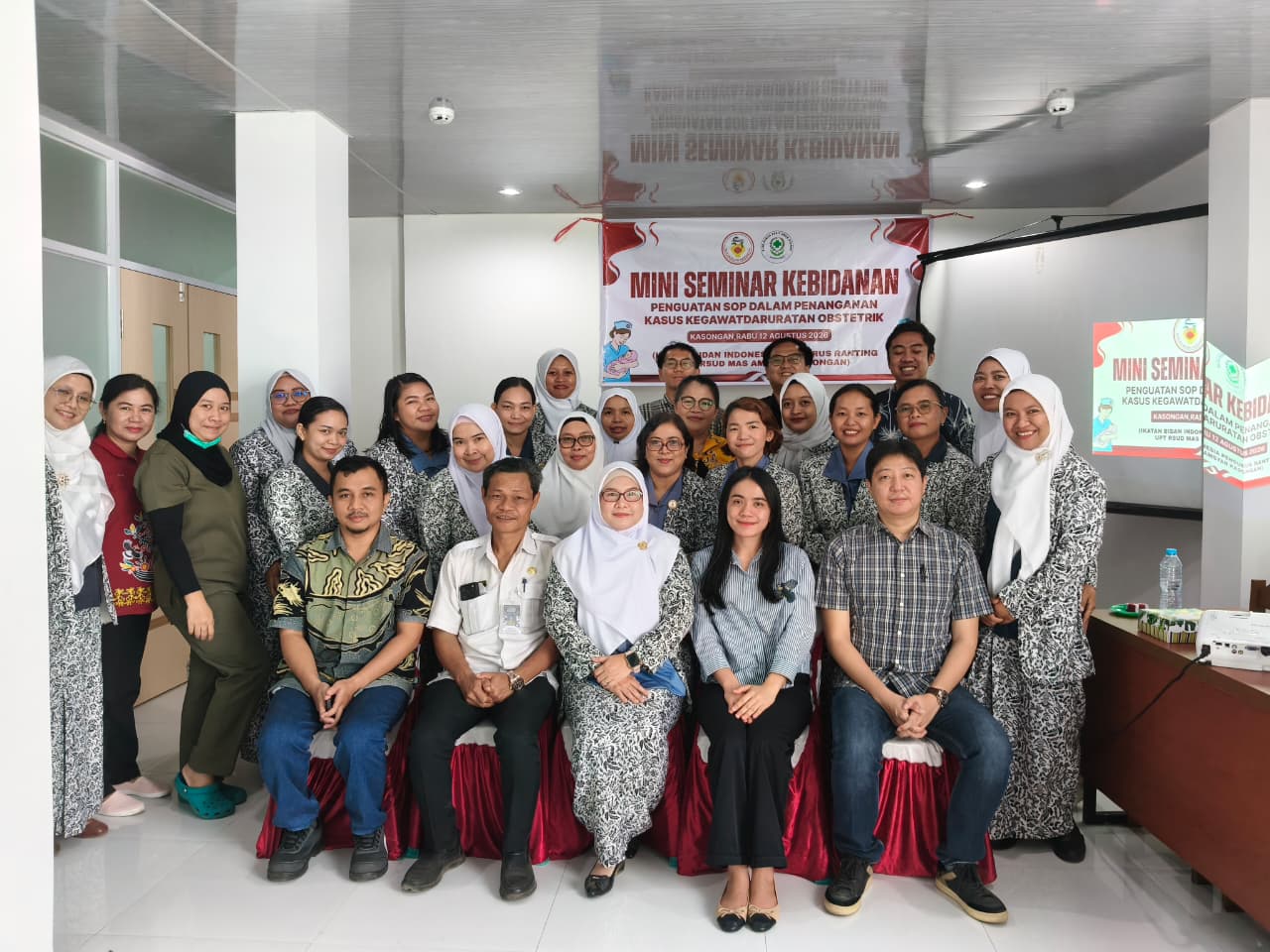 Perkuat Kompetensi Bidan, IBI RSUD Mas Amsyar Kasongan Gelar Mini Seminar Kebidanan