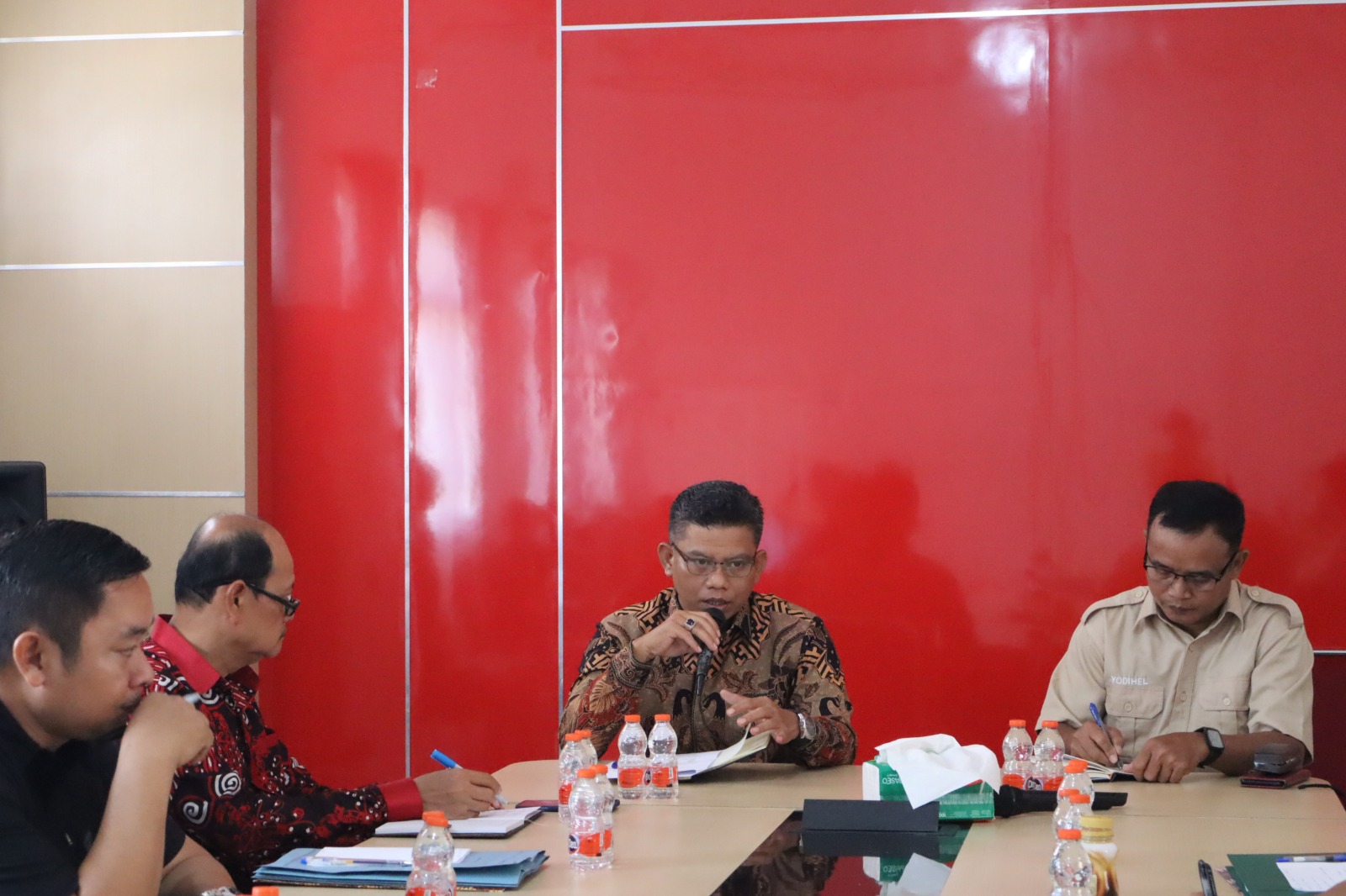 Wabup Katingan Pimpin Rapat Penanganan Pinjaman UMKM Taman Hijau, Tekankan Pembinaan dan Solusi Terukur